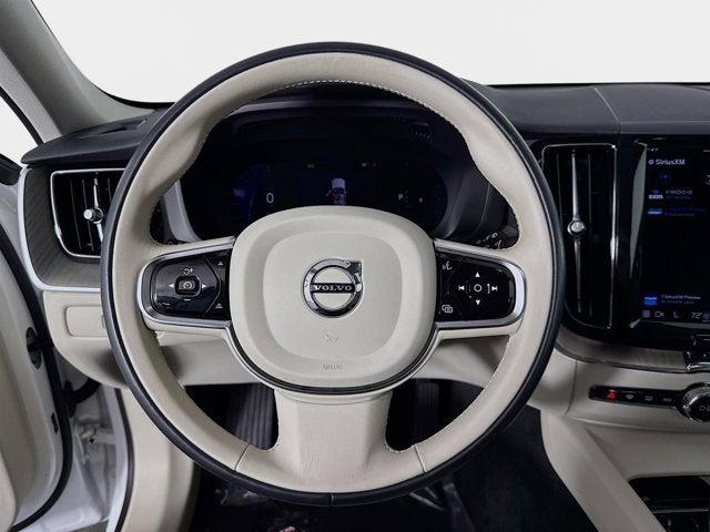 2023 Volvo XC60 Plus Bright Theme