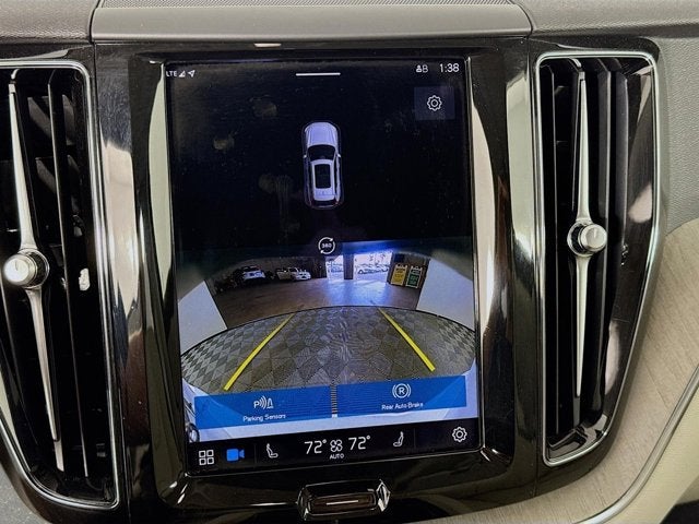 2023 Volvo XC60 Plus Bright Theme
