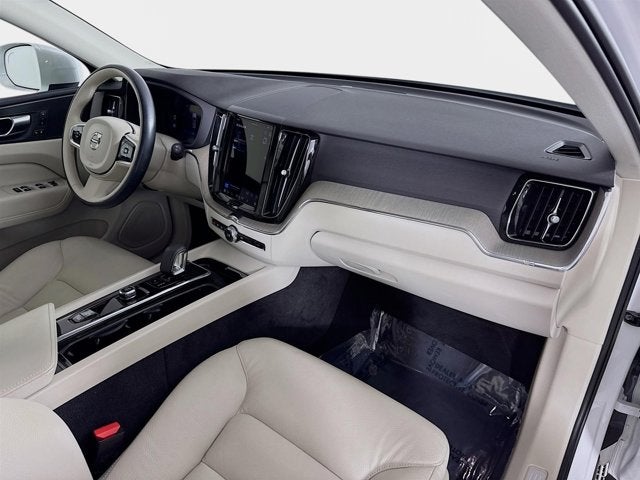 2023 Volvo XC60 Plus Bright Theme