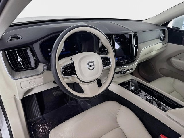 2023 Volvo XC60 Plus Bright Theme