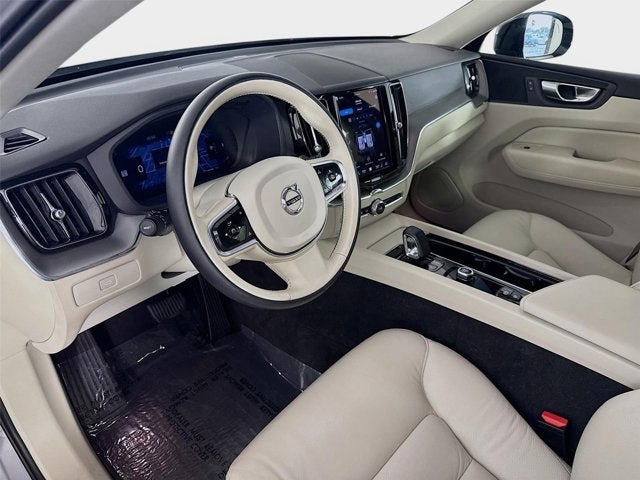 2024 Volvo XC60 Core Dark Theme