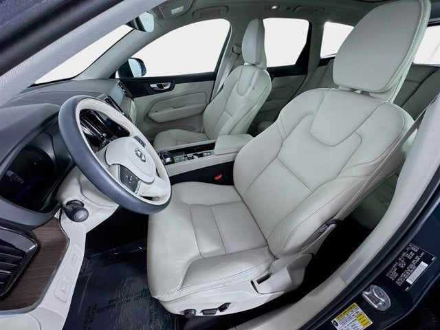 2022 Volvo XC60 Momentum