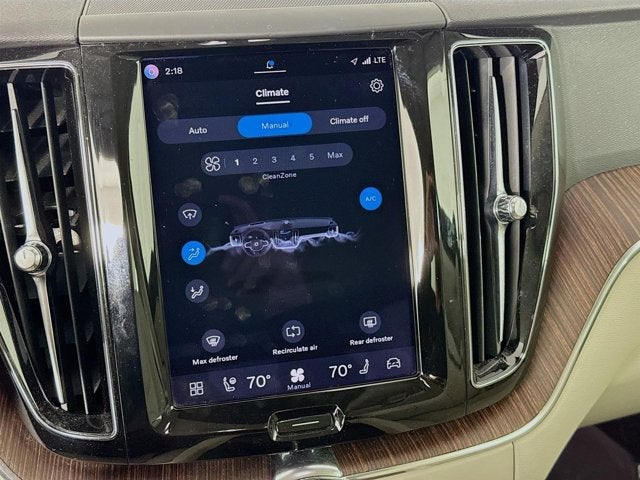 2022 Volvo XC60 Momentum