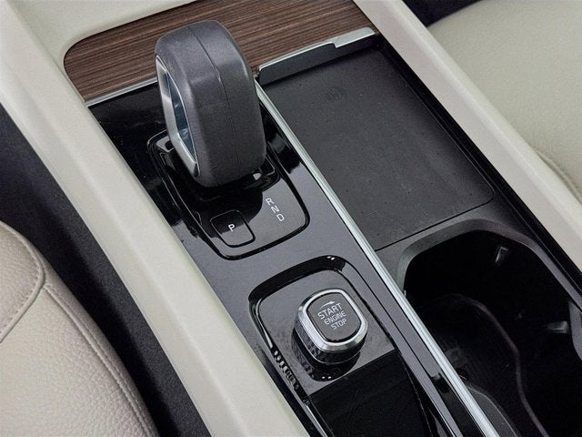 2022 Volvo XC60 Momentum