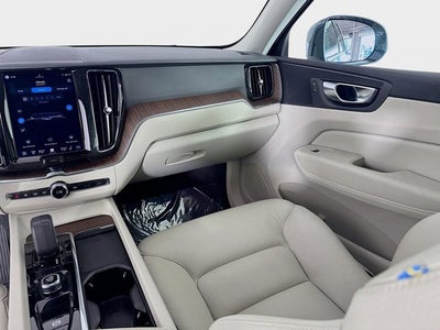 2022 Volvo XC60 Momentum