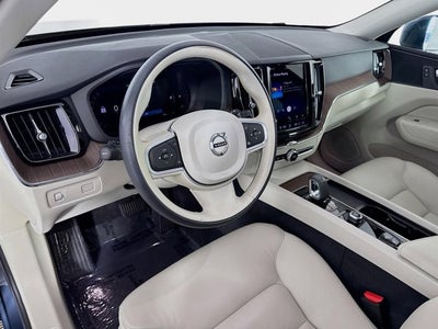 2022 Volvo XC60 Momentum