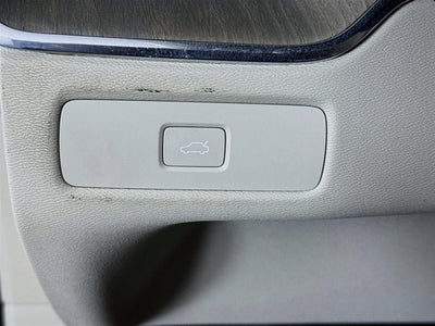2023 Volvo XC60 Plus Dark Theme