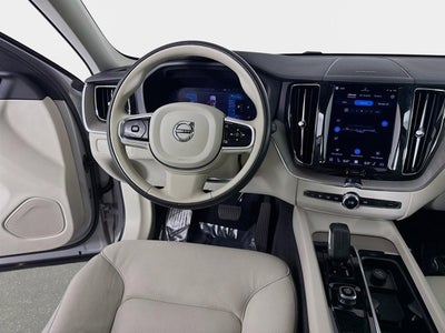 2023 Volvo XC60 Plus Dark Theme
