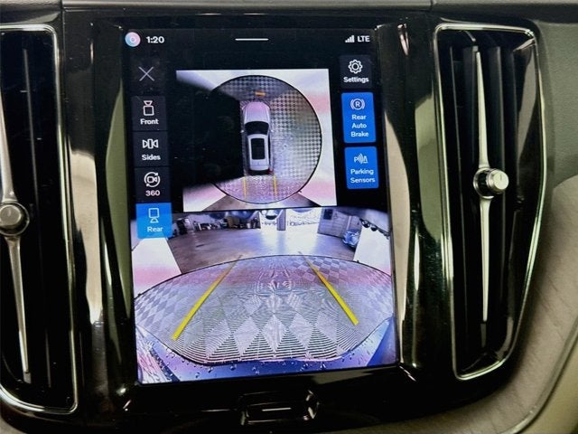 2024 Volvo XC60 Plus Dark Theme