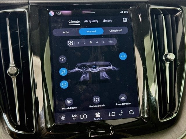 2024 Volvo XC60 Plus Dark Theme