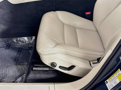 2024 Volvo XC60 Plus Dark Theme