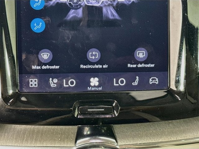 2024 Volvo XC60 Plus Dark Theme