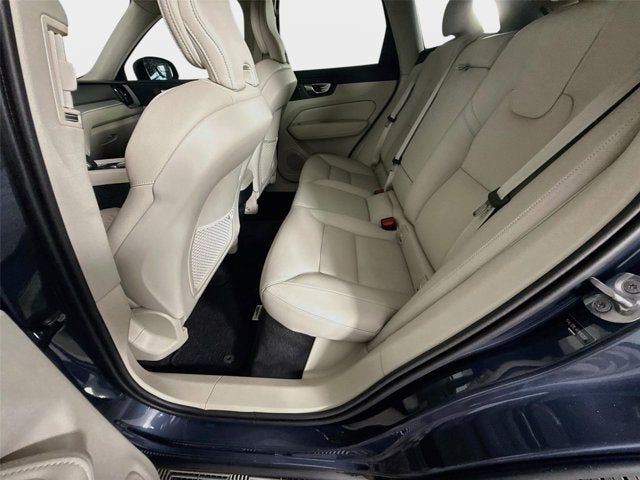 2024 Volvo XC60 Plus Dark Theme