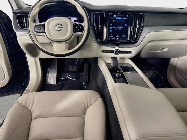 2024 Volvo XC60 Plus Dark Theme