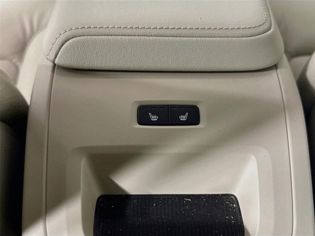 2024 Volvo XC60 Plus Dark Theme