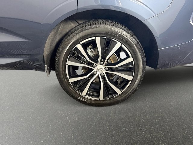 2024 Volvo XC60 Plus Dark Theme