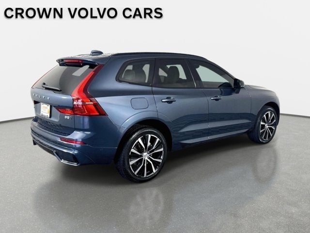 2024 Volvo XC60 Plus Dark Theme