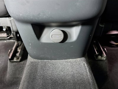 2024 Volvo XC60 Plus Dark Theme