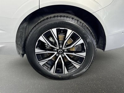 2024 Volvo XC60 Plus Dark Theme