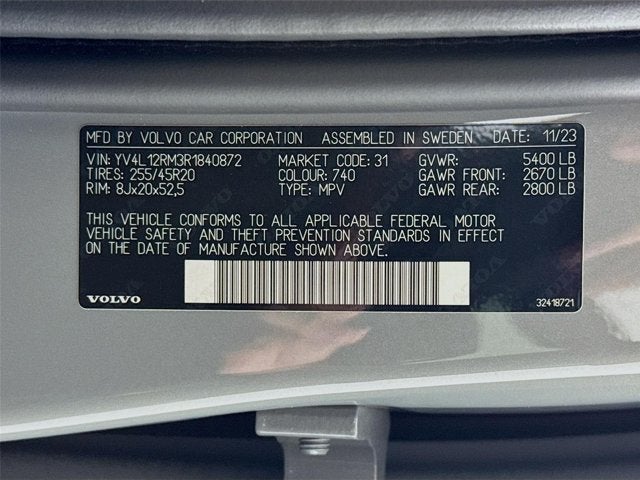 2024 Volvo XC60 Ultimate Dark Theme