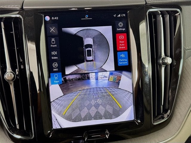 2024 Volvo XC60 Ultimate Dark Theme