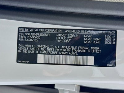 2024 Volvo XC60 Ultimate Dark Theme