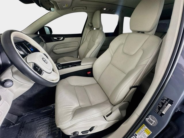 2023 Volvo XC60 Plus Bright Theme