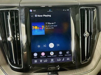 2023 Volvo XC60 Plus Bright Theme