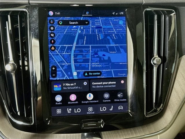 2023 Volvo XC60 Plus Bright Theme