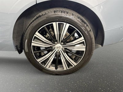 2023 Volvo XC60 Plus Bright Theme