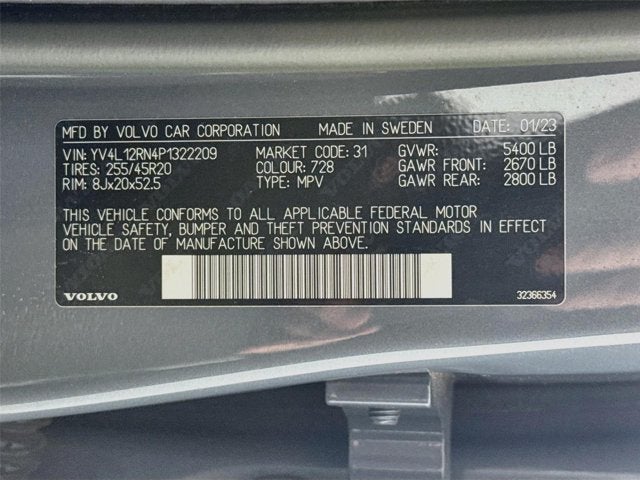 2023 Volvo XC60 Plus Bright Theme