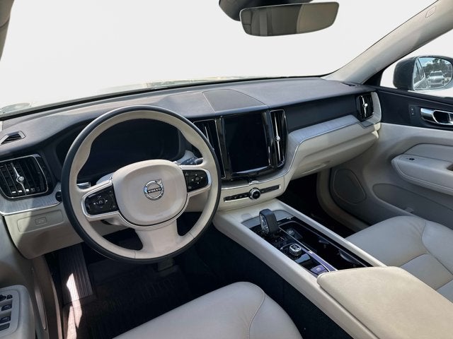 2023 Volvo XC60 Plus Bright Theme