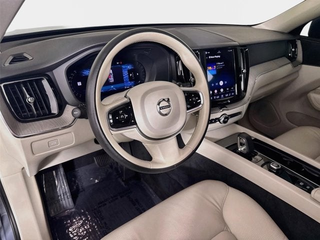 2023 Volvo XC60 Plus Bright Theme