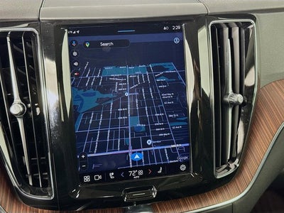 2023 Volvo XC60 Plus Bright Theme