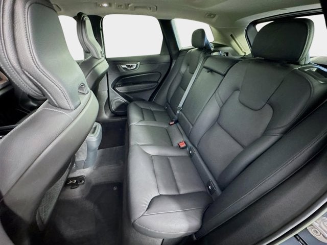 2023 Volvo XC60 Plus Bright Theme
