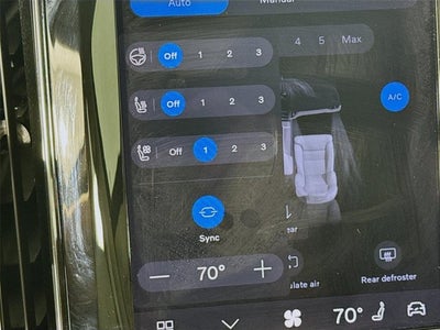 2023 Volvo XC60 Ultimate Dark Theme