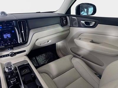 2023 Volvo XC60 Ultimate Dark Theme