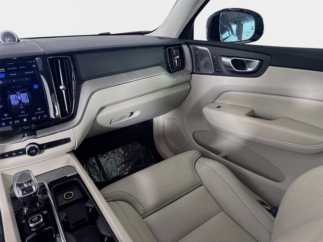 2023 Volvo XC60 Ultimate Dark Theme