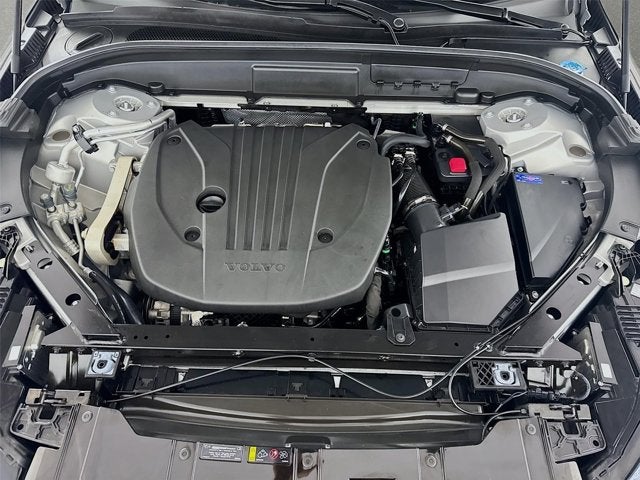 2023 Volvo XC60 Ultimate Dark Theme