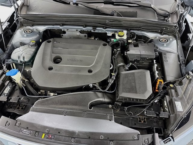 2023 Volvo XC40 Plus Bright Theme