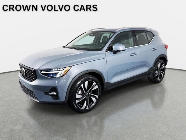 2023 Volvo XC40 Plus Bright Theme