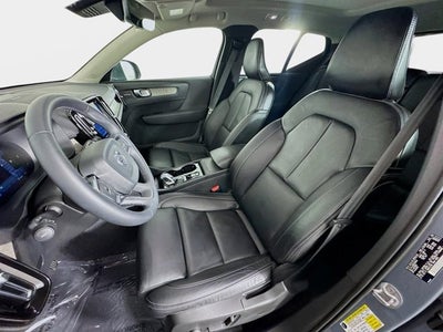2023 Volvo XC40 Plus Bright Theme