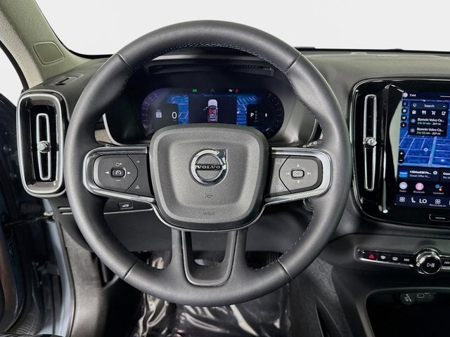 2023 Volvo XC40 Plus Bright Theme