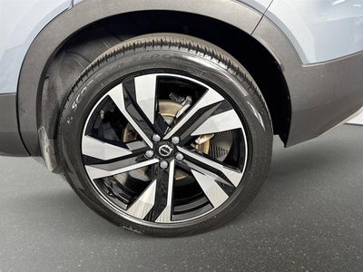 2023 Volvo XC40 Plus Bright Theme