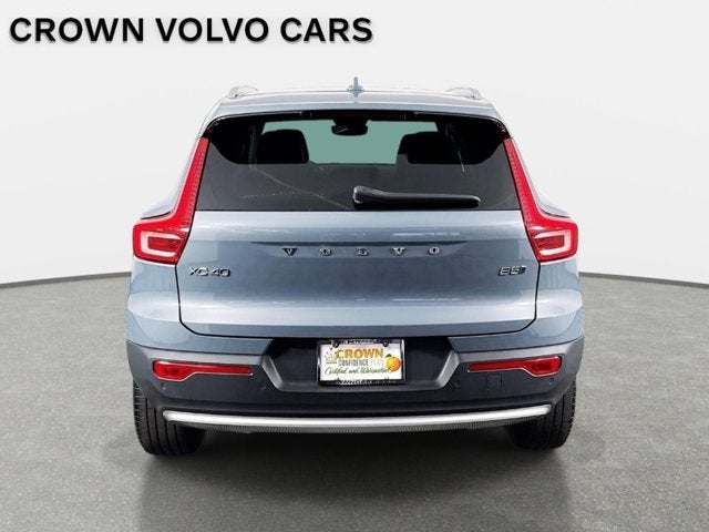 2023 Volvo XC40 Plus Bright Theme