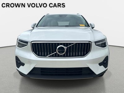 2025 Volvo XC40 Ultra Bright Theme