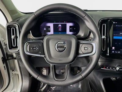 2024 Volvo XC40 Ultimate Bright Theme