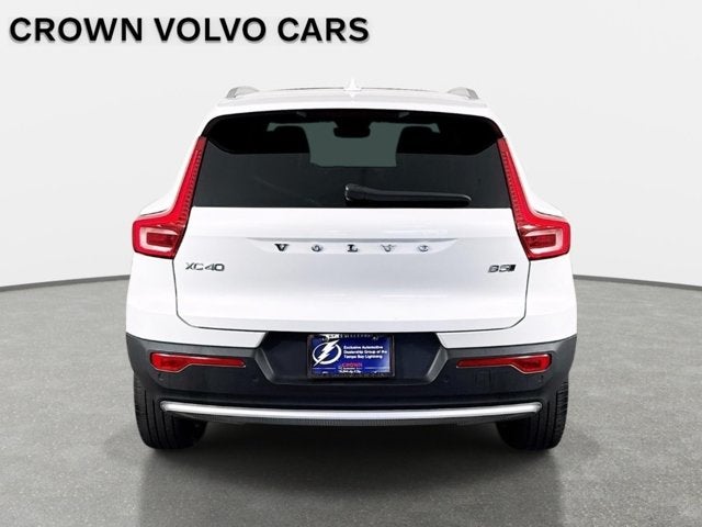 2024 Volvo XC40 Ultimate Bright Theme