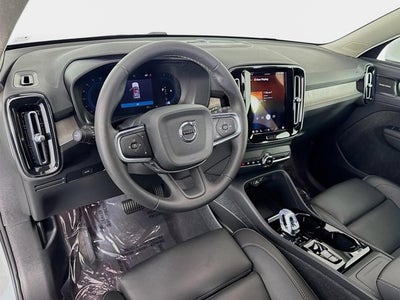 2024 Volvo XC40 Ultimate Bright Theme