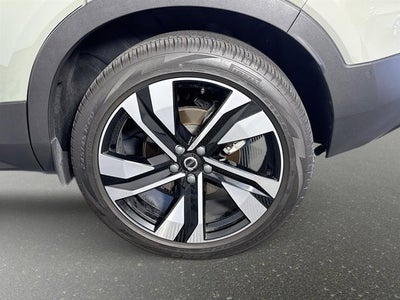 2023 Volvo XC40 Plus Dark Theme
